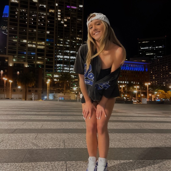 Meet your Posher, Genevieve - Picture 1 of 1